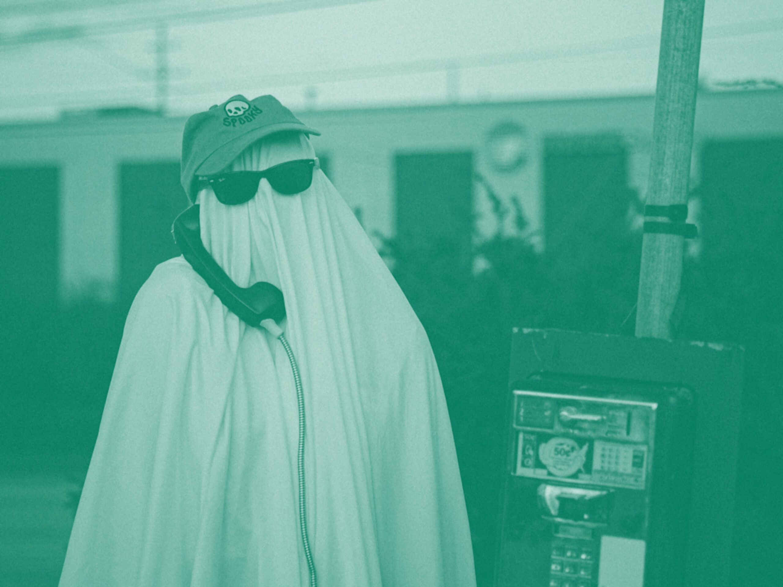 MicrobiomDigest's tweet card. Un groupe d’activistes anonymes s’emploie depuis près d’un an à suivre, voire à menacer juridiquement, les détectives de l’intégrité scientifique. Chroniques d’une guerre invisible.