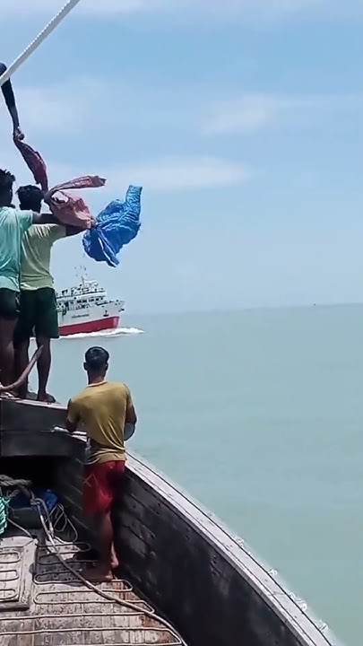 sumanabhacryya1's tweet card. মাছ ধরতে গিয়ে পথ ভুলে যাওয়ায় সাগরের মধ্যে আটকে গেলাম।