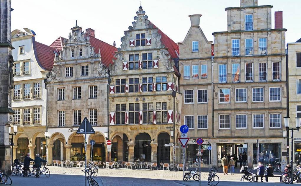 sophisolutions's tweet card. Die Kundenfrequenz im Modehandel sinkt rasant - in nur sieben Jahren hat sich der Anteil der Händler mit Kundenverlusten mehr als verdoppelt: Gaben für 2011