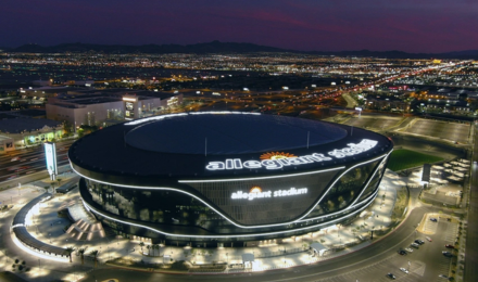 BlogIT_NL's tweet card. Herinner medewerkers aan de best practices op het gebied van cybersecurity. Social engineering-aanvallen richten zich op willekeurige mensen.