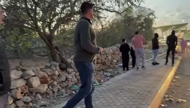 TheRoboticDoc's tweet card. Watch: Palestinian American teen sees his dad for the first time after many brutal months in an Israeli prison.