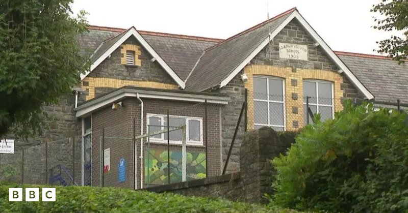 Tweet card summary image