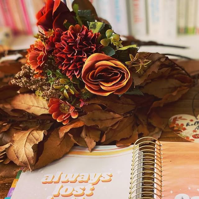 matiminibooksr1's tweet card. Mati reads (@matiminibooksreviews) • Instagram photo