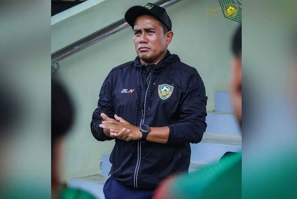 SinarOnline's tweet card. PENGENDALI Kedah Darul Aman FC (KDA FC), Azzmi Aziz bertekad membuktikan kemampuan skuad muda bimbingannya apabila memulakan kempen sulung Liga A1 Semi-Pro...