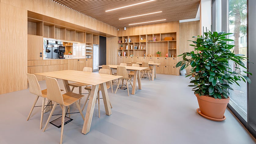 spacesworks's tweet card. Six top tips for the year ahead, plus essential advice from four leading business figures for making the most of the new hybrid work era. […]