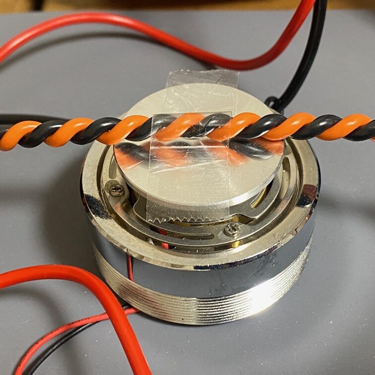 Arimuri's tweet card. こんにちは、manotchです。 「オーディオのケーブルを替えたら、音が変わった」 オーディオファンならずとも