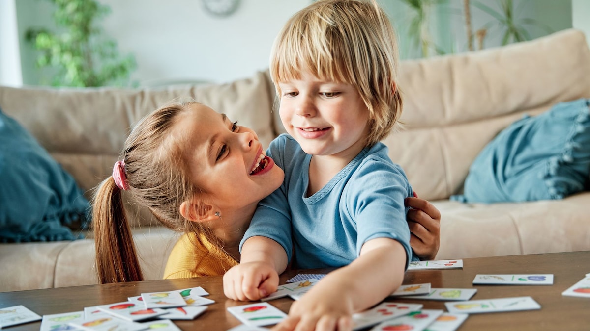 manuparadas's tweet card. Educación