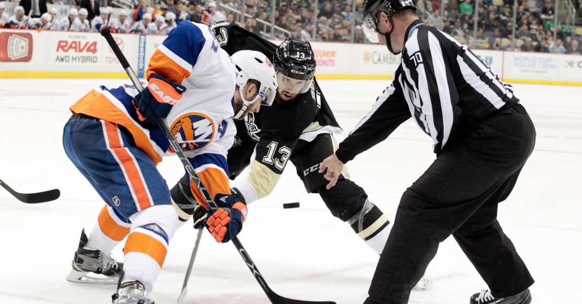 NYIBlogBox's tweet card. The Isles were not good last night. Maybe they try to be, you know, better tonight?