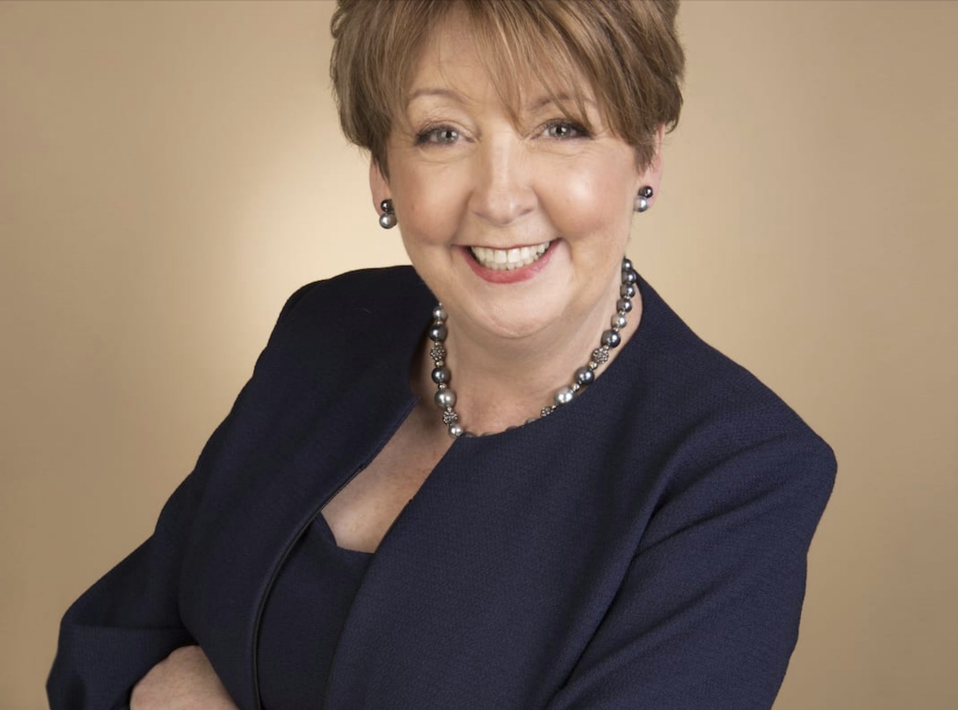 digwhitespace's tweet card. Speaker Bernadette McClelland is running a 45 -60 minute group coaching on ‘How To Sell Remotely When Nobody Wants To See You’