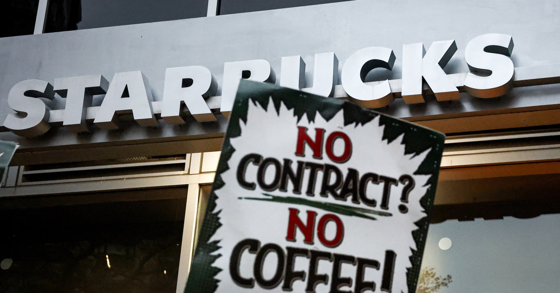 DrAnthony's tweet card. The Starbucks workers' union said on Friday it has expanded its indefinite strike demanding better pay and staffing to more than 120 stores from 65, while the coffee chain said the strike has had no...