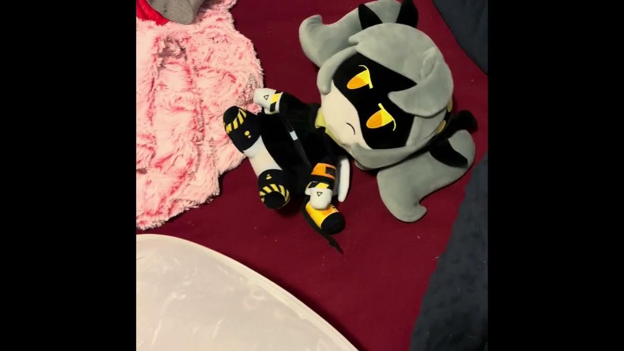 Shady0220UwU's tweet card. plushie freedom! #murderdrones #plushieadventures