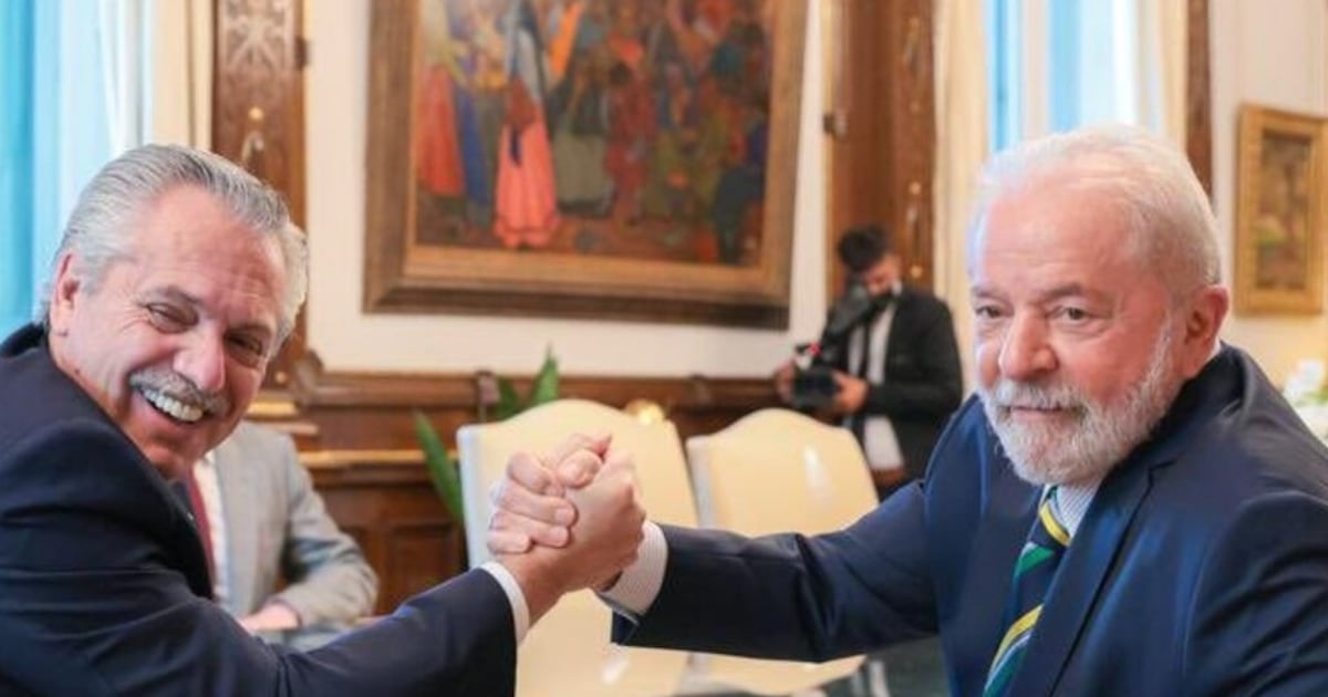 pagina12's tweet card. Estará marcada por el regreso de Brasil