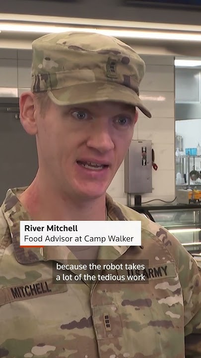 bamitav's tweet card. Robot chef serves Thanksgiving dinner to US troops