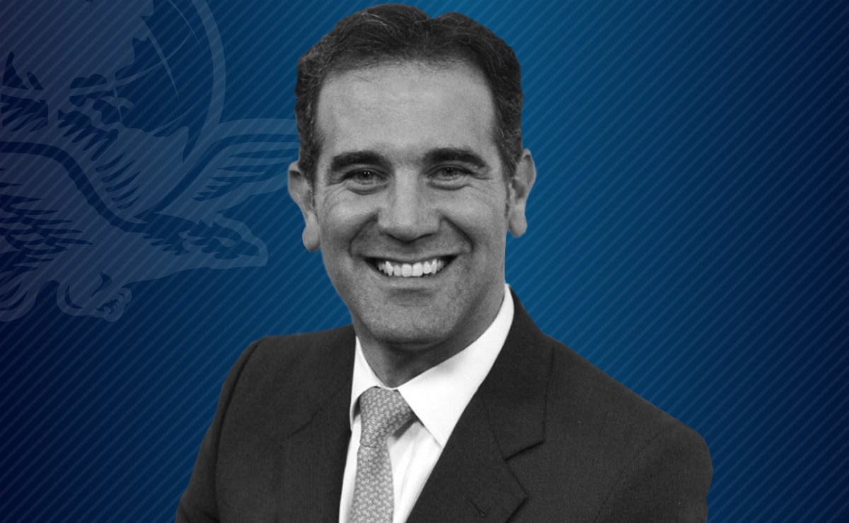 lorenzocordovav's tweet card. El INE resistió y la SCJN seguramente también lo hará. ¡Pero hay que defenderla!