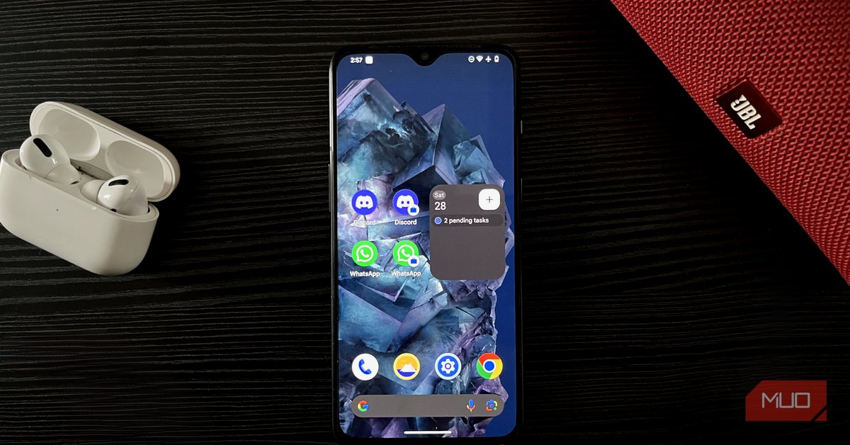 fcassia's tweet card. Island makes it easy, even if your phone doesn't have the feature built-in.