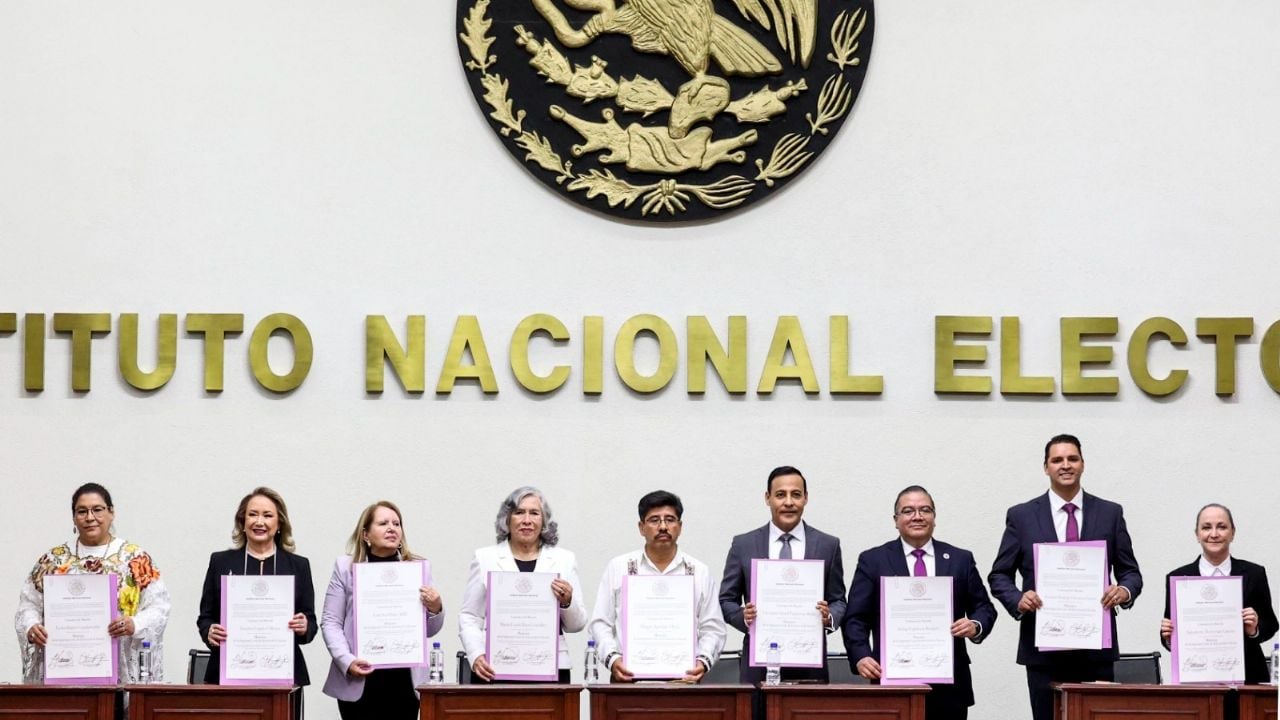 proceso's tweet card. La maquinaria de la 4T utilizó recursos públicos para financiar los acordeones y pagar a operadores. Esta operación se complementó con algoritmos para influir en la elección de magistrados. Las...