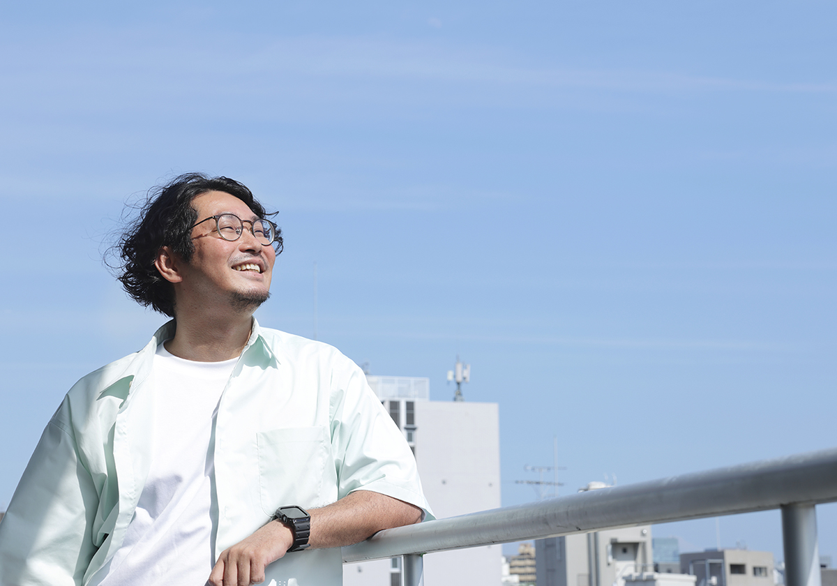 digglue's tweet card. 「サーキュラーエコノミーにテクノロジーで貢献して、未来に美しい自然を残したい。」そう語るのは、“テクノロジーで持続可能な社会を実装する”ことを会社のパーパスに掲げるテック系スタートアップ企業、digglue代表取締役の原 英之さんだ。未整備なことも多く浸透しきれていない日本のサーキュラーエコノミー（循環経済）を技術面から伴走し、現場で推進する原さんの挑戦を取材した。