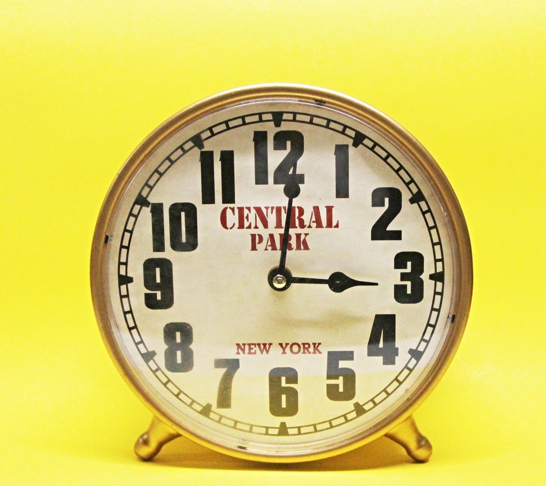 thevintagestrip's tweet card. This Clocks item is sold by TheVintageStrip. Ships from Canada. Listed on Oct 25, 2025