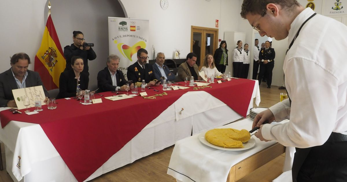 CIFPCOMPOSTELA's tweet card. Escuelas de FP de Galicia elaboran la mejor tortilla española en la Esengra