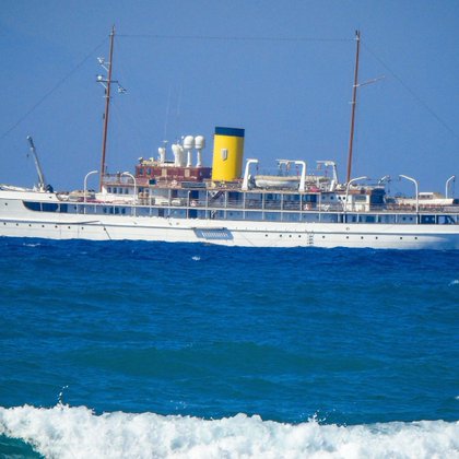 Tweet card summary image