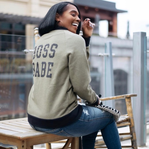 arrayoffaces's tweet card. Vici Boss Babe Green Long Sleeve Crewneck Full Zip Jacket Size Small Condition: Pre-Owned. "Excellent Used" Brand: Vici Color: Green Size: Small Size Type: Regular Type: Jackets Feature: Full Zip...