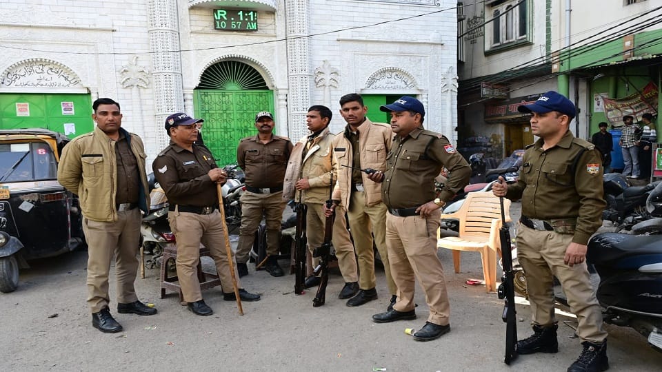 avarakai's tweet card. दिल्ली ब्लास्ट मामले में आतंकवादी उमर से जुड़े कॉल डिटेल्स की जांच कर रही दिल्ली पुलिस ने शुक्रवार रात ढाई बजे हल्द्वानी