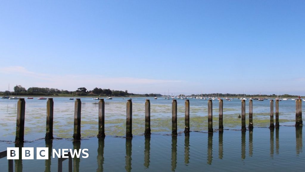 agiletom's tweet card. The company admits 6,971 illegal spills at 17 treatment works in Kent, Hampshire and West Sussex.