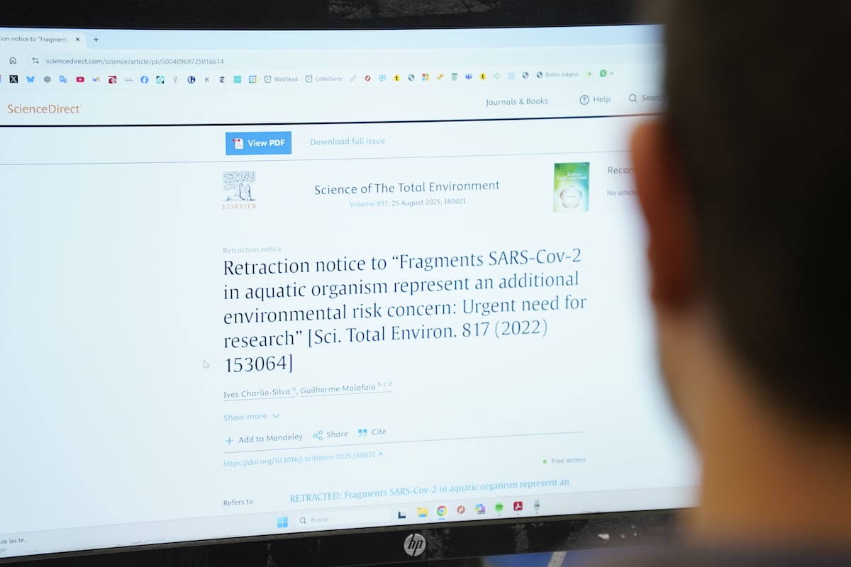 DanGraur's tweet card. One of the 15 publications that put out the most studies globally has been expelled from the indexing system for irregularities. Its publisher, Elsevier, has a 38% profit margin that reached $1.5...