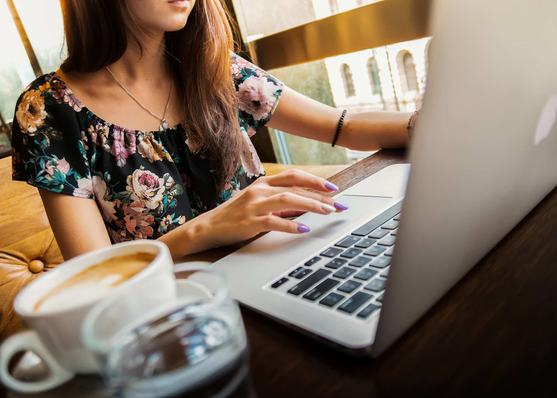 GoDatesCo's tweet card. Your schedule leaves you very little time time to go out, so online dating is a convenient choice. There are, however, some problems online dating can pose.