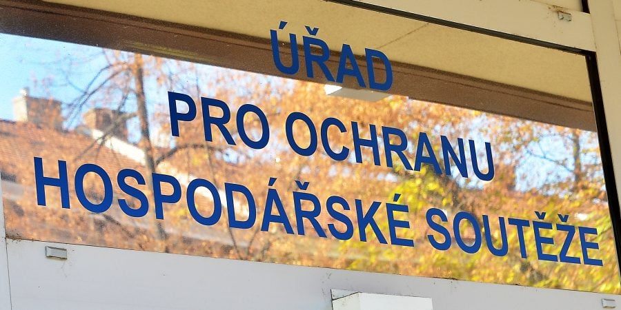 iROZHLAScz's tweet card. Novela má také zpřesnit požadavky na fungování úřadu i jeho představitelů. Upravit má také ochranu identity oznamovatelů možného protisoutěžního jednání.