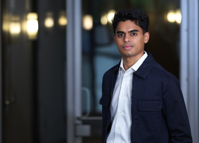 chicagotribune's tweet card. Zamaan Qureshi, co-chair of Design It For Us, said young people must speak out about social media harms so that authority figures can facilitate change.