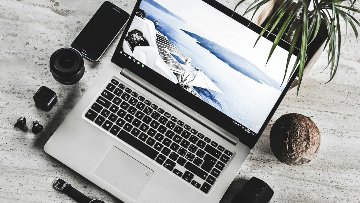 OrgActualNews_'s tweet card. La Inteligencia Artificial, los mensajes personalizados y el marketing de contenidos son los elementos básicos para que tu marca no se quede atrás este año