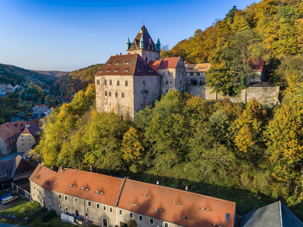 wiebkehollersen's tweet card. Wäre Ostdeutschland ein eigenes Land, es läge weltweit in Statistiken vorn. Wie krass sich die Lage vom Westen unterscheidet und was die Folgen sind, erklärt eine Soziologin.