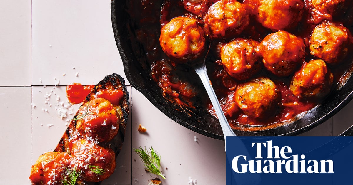 SourceLight11's tweet card. From meat-free takes on meatballs and meatloaf to sweet potato with tofu cream, these dishes are a comforting transition to colder weather