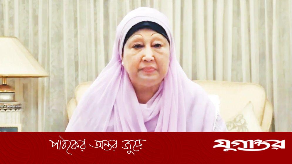 DailyJugantor's tweet card. খালেদা জিয়ার সংকটাপন্ন শারীরিক পরিস্থিতির এখনও কোনও উন্নতি হয়নি। শারীরিক নানা জটিলতায় গত তিন দিন ধরে সিসিইউতে তার চিকিৎসা চলছে।