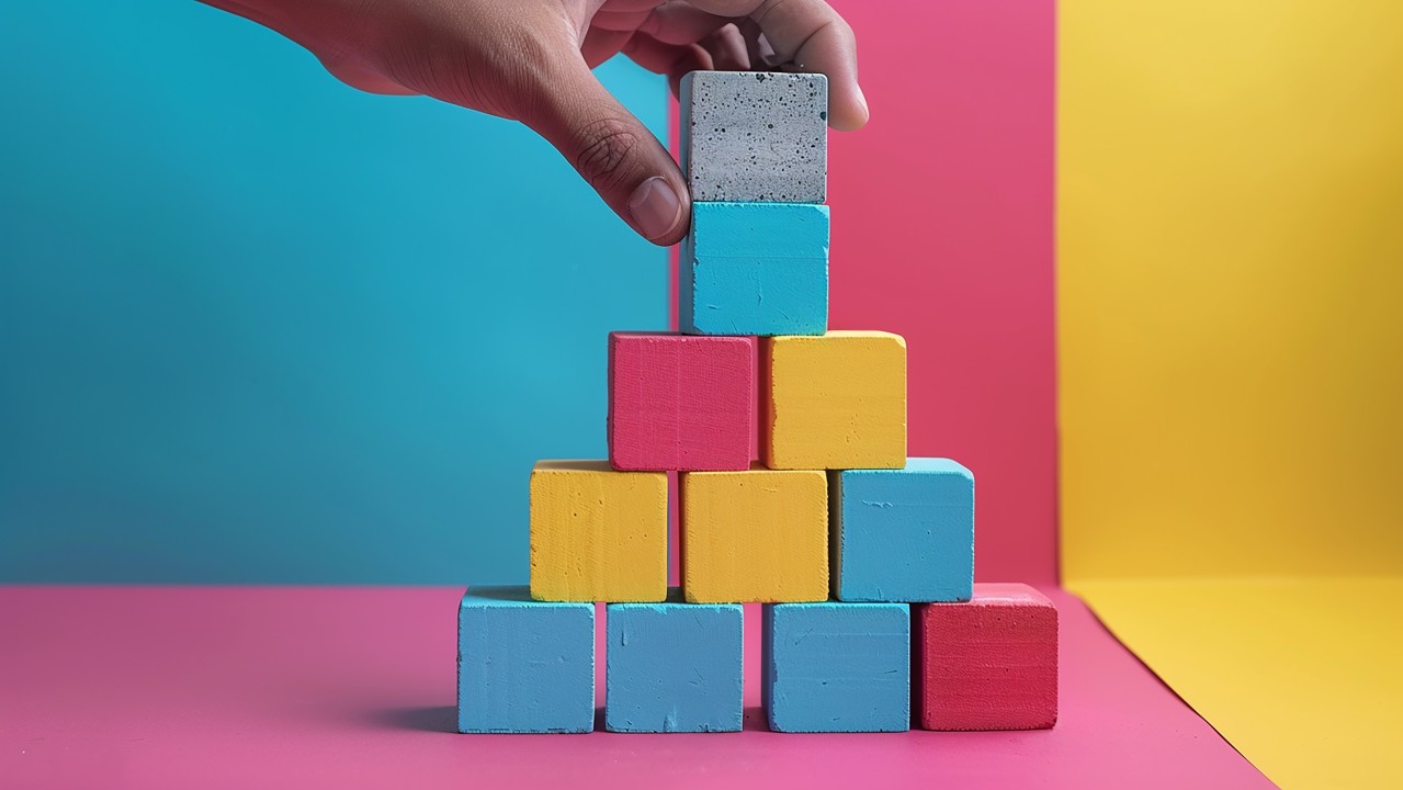 Webfixinc's tweet card. In web design, creating a visually appealing and user-friendly website is essential. One of the most critical concepts that web designers need to master is visual hierarchy.