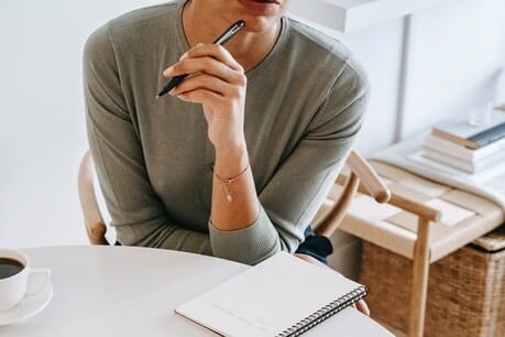 johealey_'s tweet card. Telling stories of child sex abuse survivors is highly delicate work that most journalists are not trained to do