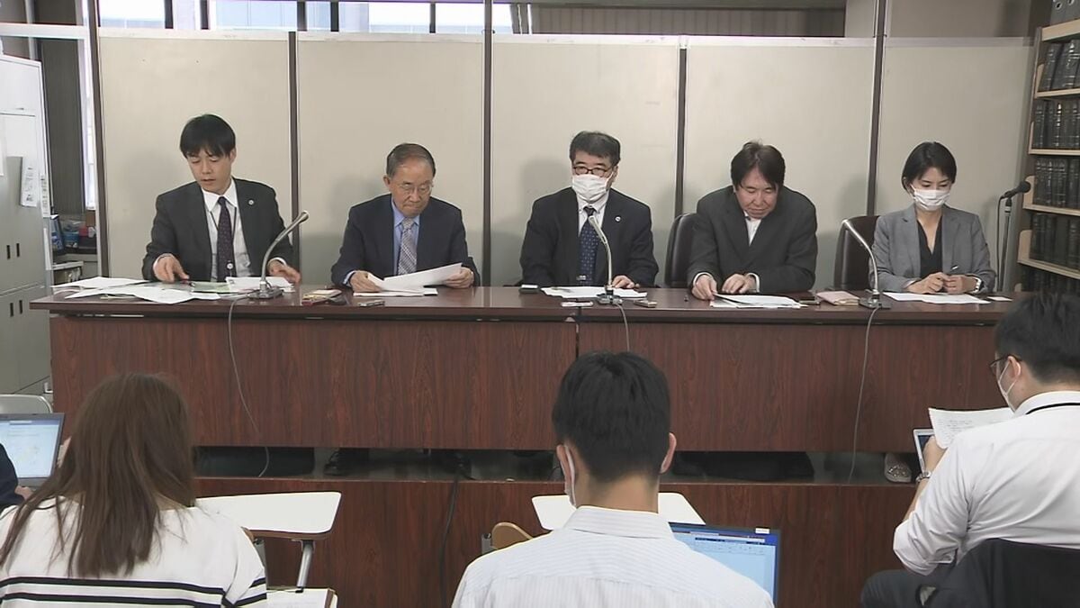 katsuomiabe's tweet card. 旧統一教会の被害救済にあたる全国統一教会被害対策弁護団はきょう、教団に対して行っている集団交渉の詳細を公表し、被害者のおよそ半数が過去10年の間に被害にあっていることを明かしました。2億円を超える被害…