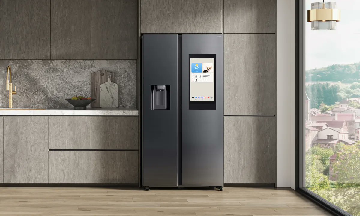 SamLoverBlog's tweet card. Samsung is now delivering an ad-free experience on its smart refrigerators, so you can turn off ads without losing access to weather and widgets.