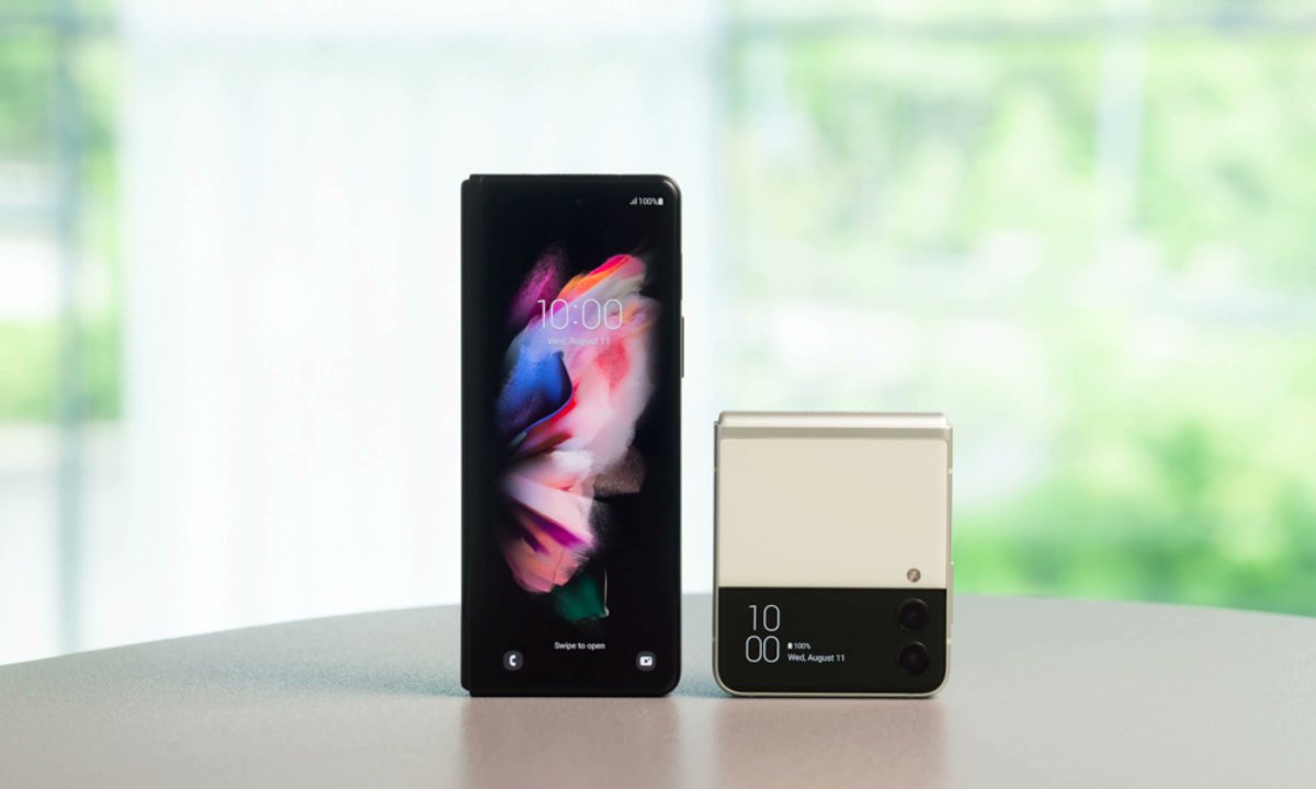 SamLoverBlog's tweet card. Samsung Galaxy Z Fold 3 and Flip 3 also joins the list, as the company is providing the November 2025 security update for the folding phones.