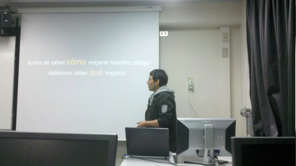 lshimokawa's tweet card. Refactoring y code smells con @Snahider #upcrefactoring
