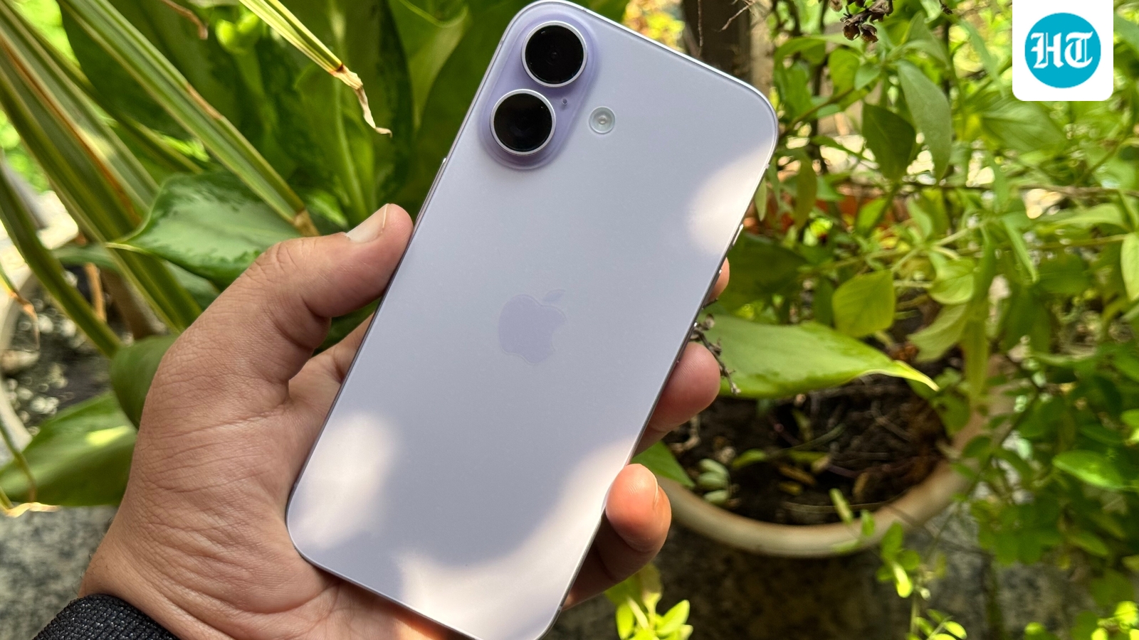 HTTech's tweet card. Historically, Apple has avoided big annual price jumps by limiting next-gen chips to premium models.