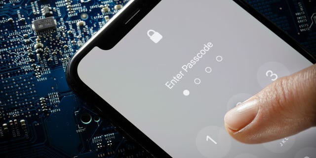 get_sprayed's tweet card. The widely used GreyKey tool is seemingly obsolete after the privacy-protecting iOS 12 update.