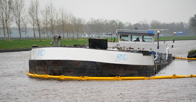 Schip deels gezonken bij Veendam, vaarverkeer voorlopig gestremd