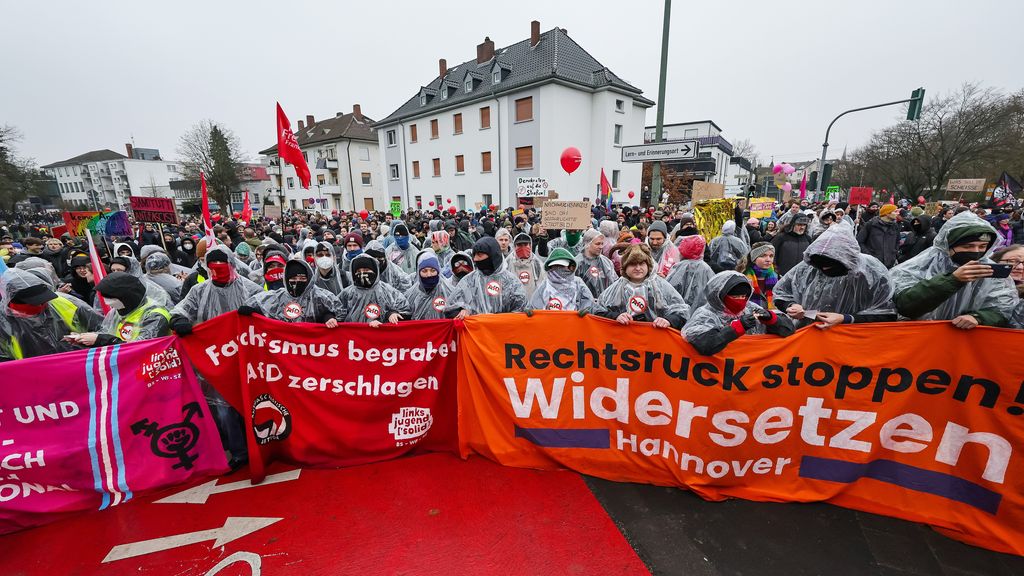 ChrisAalberts's tweet card. De oude jongerenafdeling van de AfD werd in februari opgeheven. Dat gebeurde nadat de veiligheidsdienst die dreigde te verbieden vanwege extreemrechts gedachtengoed.