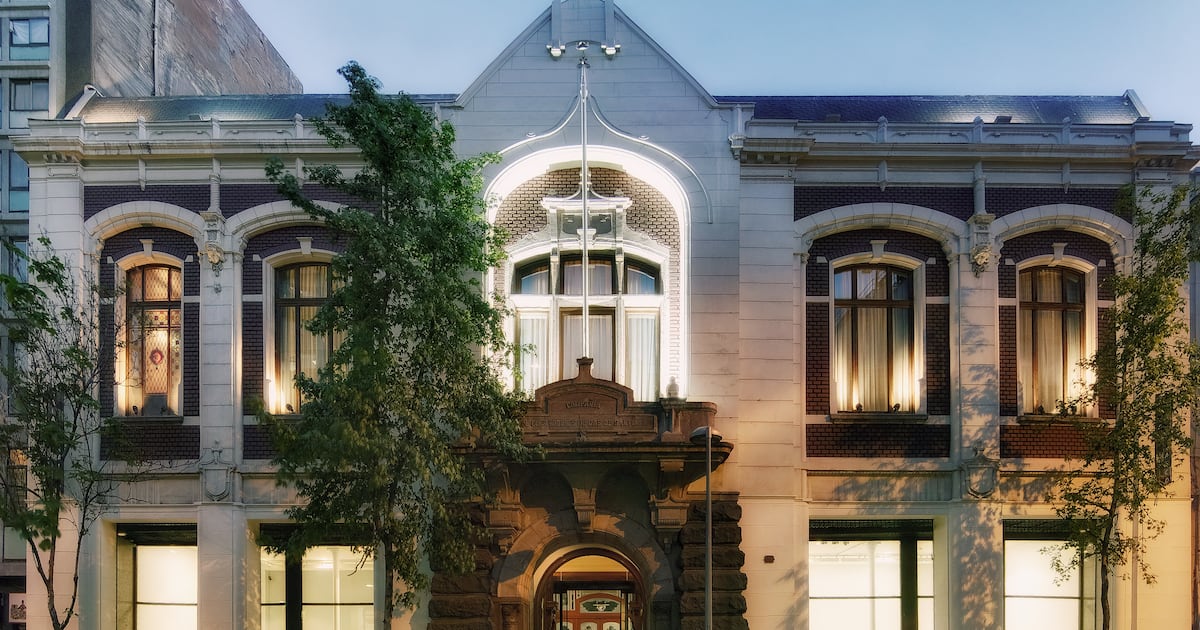 Orrego's tweet card. A diferencia de lo que ocurría hace 15 años, cuando muchos usaban el término #santiasco en redes sociales, hoy hay más amor, más curiosidad, más ganas de recorrer y de ser turista en Santiago. Por...