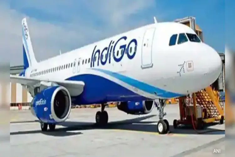 AwazTheVoiceUrd's tweet card. انڈیگو نے اپنے 160 طیاروں کے سافٹ ویئر اپ گریڈکیے