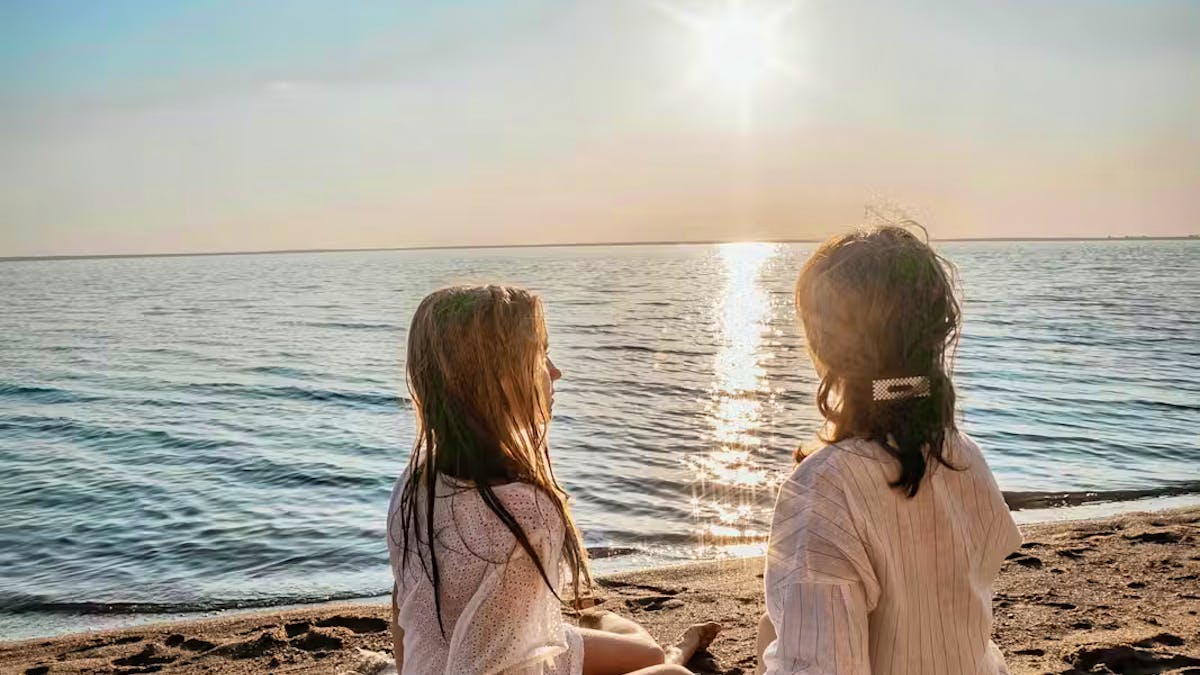 watatsumiLP's tweet card. Une mère a été condamnée à 1000 fr. d'amende car elle a emmené sa fille en voyage en dehors des vacances scolaires. L'école avait refusé une demande de dispense.