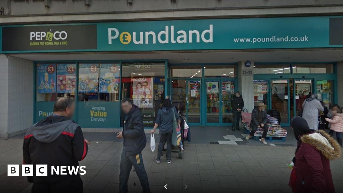 deanjudge's tweet card. The local council highlights that 5,000 people a year die from asbestos-related diseases.