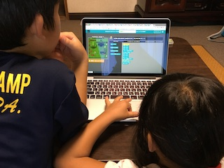 CoderDojoHDGY's tweet card. ### CoderDojoとは CoderDojoは7〜17歳の子どもを対象にしたプログラミング道場です。2011年にアイルランドで始まり、世界では110カ国・2,000の道場、日本では全国に194以上の道場があります。（2019/12時点） お申込みの前にCoderDojo Japanのホームページをご確認いただき、CoderDojoの特徴や活動などをご理解ください。 * CoderDojo...